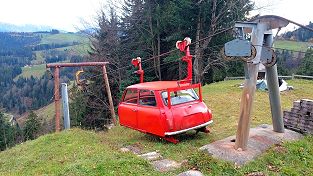 Das fliegende Auto - Die kultige Auto-Seilbahn Brüggschwändeli im Entlebuch - Foto Markus Seitz Archiv Luftseilbahnen Schweiz